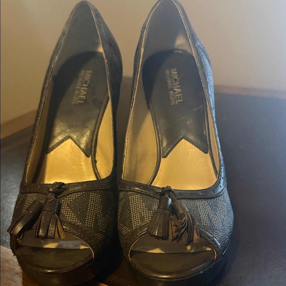 Michael Michael Kors Brown logo Tassle Peep-Toe Heels Size 8
